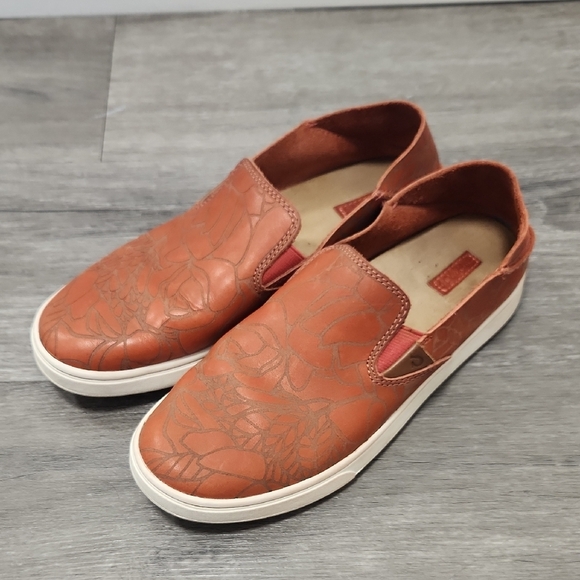 OluKai Pehuea Lau Womens Leather Slip On Size 8 - Picture 1 of 9